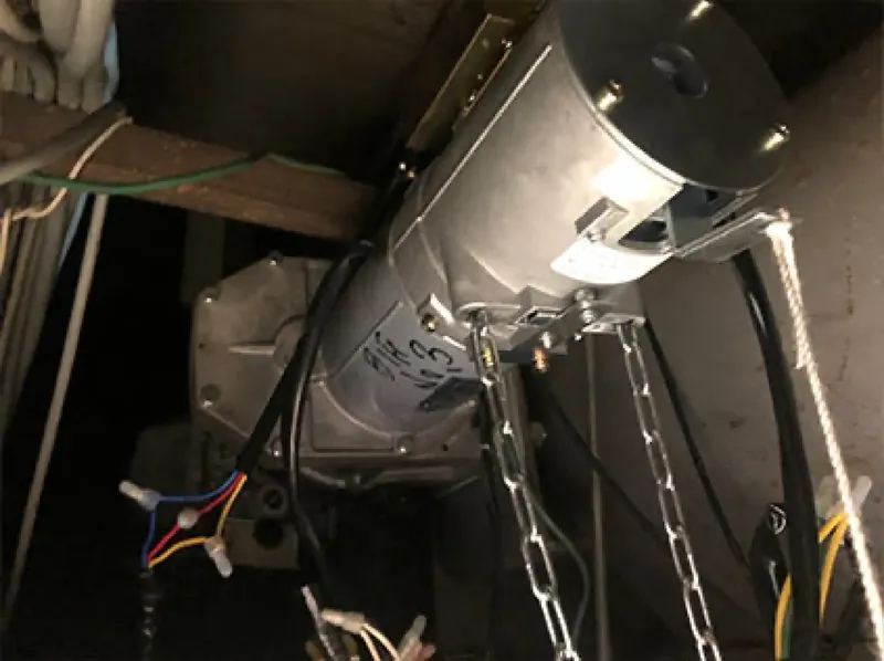 電動シャッター開閉モーター修理の施工前写真