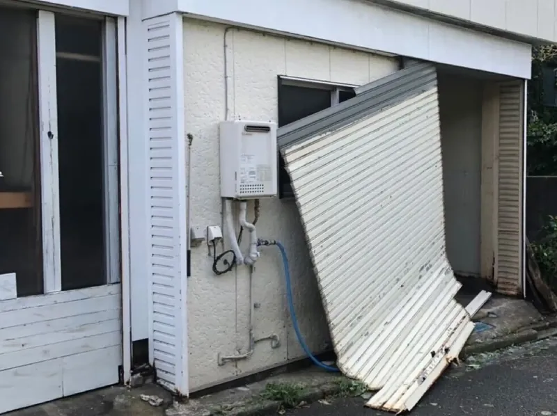 故障したシャッター交換の施工前写真