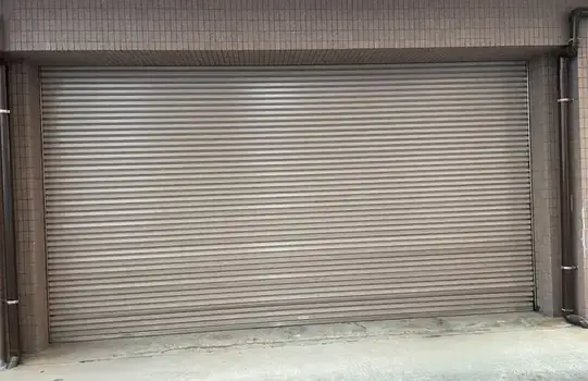 開かなくなった店舗シャッターのトラブル事例写真